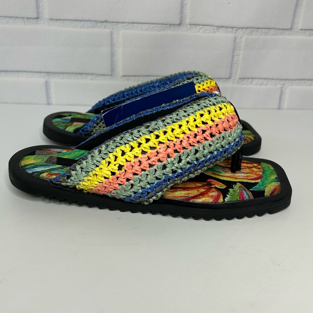 Farm Rio Black Banana Puffy Crochet Flip Flop size 7